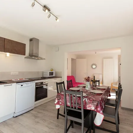 Apartamento Les Mats-2 By Interhome